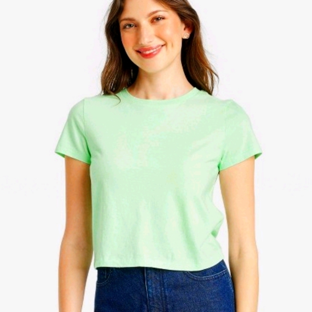 NWT Universal Thread Shrunken Short-sleeve Tee